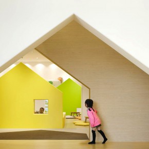 购物中心里的七彩儿童小屋 购物中心里的七彩儿童小屋