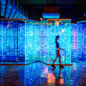 Design LAB:他制造了个“宇宙”,每一缕光线都因你而不同 Design LAB:他制造了个“宇宙”,每一缕光线都因你而不同