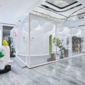 他们竟然在室内造了一个快闪动物园! 他们竟然在室内造了一个快闪动物园!
