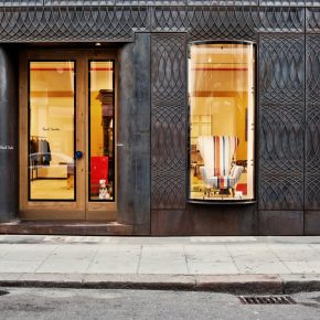 这家服装店用26000张多米诺骨牌拼贴墙壁 这家服装店用26000张多米诺骨牌拼贴墙壁