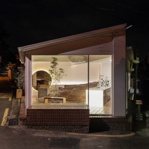 他们用7000块砖造了一座山,这家没有座位的咖啡馆带你回归自然! 他们用7000块砖造了一座山,这家没有座位的咖啡馆带你回归自然!