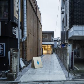 快来这个由一条路铺出来的世外咖啡馆放松一下吧 快来这个由一条路铺出来的世外咖啡馆放松一下吧