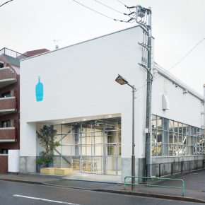 你知道蓝瓶咖啡在日本的第一家店是由仓库改造的吗? 你知道蓝瓶咖啡在日本的第一家店是由仓库改造的吗?
