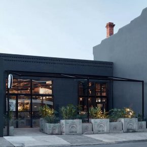 混凝土块搭出一座“花园”,墨尔本这家餐厅够硬核! 混凝土块搭出一座“花园”,墨尔本这家餐厅够硬核!