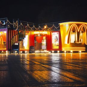 牛油果设计丨麦当劳美式浪漫集装箱快闪店 牛油果设计丨麦当劳美式浪漫集装箱快闪店