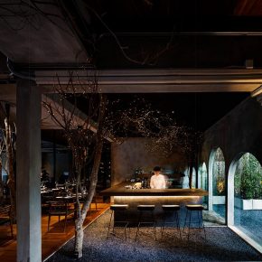 在餐厅里种下一片森林,设计师这次玩大了! 在餐厅里种下一片森林,设计师这次玩大了!