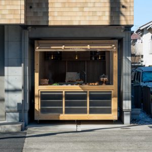 日本一间仅有8.36平米的车库餐厅 日本一间仅有8.36平米的车库餐厅